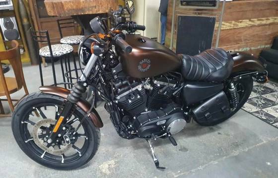 HARLEY-DAVIDSON SPORTSTER IRON 883 